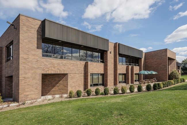 More details for 400 Commerce Blvd, Carlstadt, NJ - Industrial to Rent