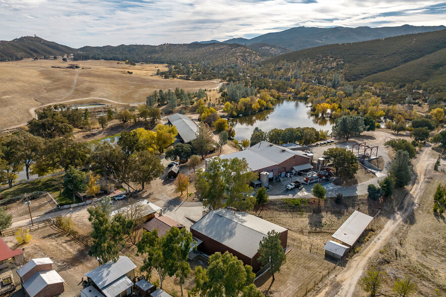 679 Calf Canyon Hwy, Creston, CA for rent - Primary Photo - Image 1 of 70