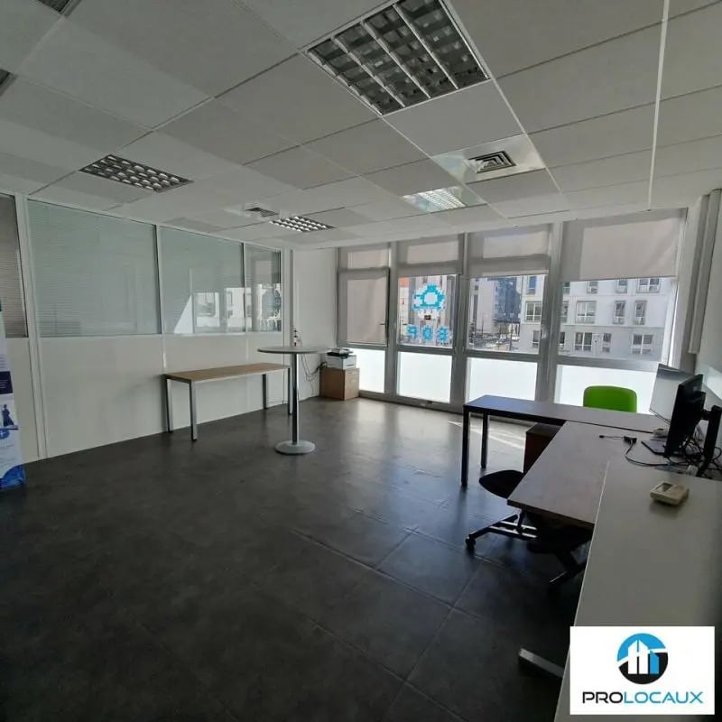 Location Bureaux 118 m² - Photo 1