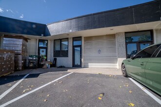 5306 S Bannock St, Littleton, CO to rent Interior Photo- Image 2 of 12