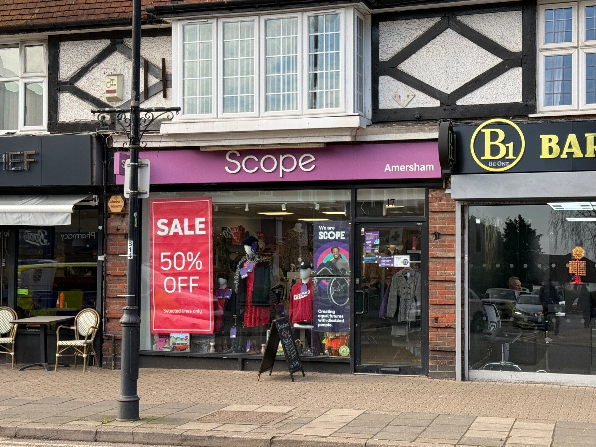 17 Sycamore Rd, Amersham to rent Building Photo- Image 1 of 6