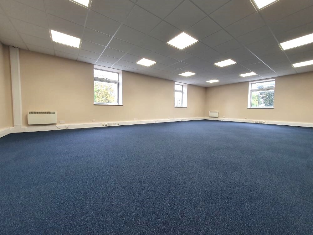 Alvescot Rd, Carterton to rent Interior Photo- Image 1 of 1