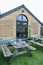 47 Queens Rd, Weybridge to rent Building Photo- Image 1 of 37