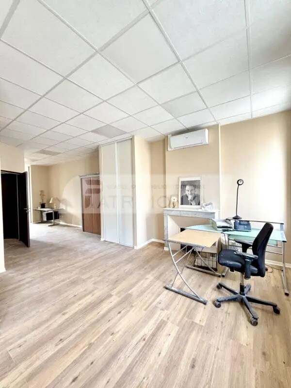 Office in Marseille to rent Interior Photo- Image 1 of 7