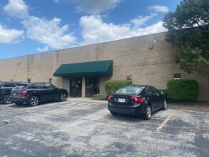 882-888 Freeway Dr N, Columbus, OH for rent Building Photo- Image 1 of 2