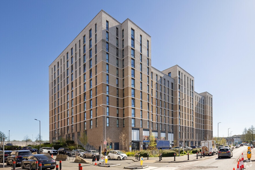 Kimpton Rd, Luton to rent - Building Photo - Image 2 of 3