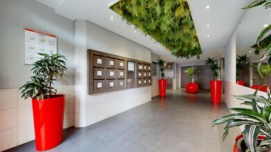Office in Lyon to rent Interior Photo- Image 1 of 8