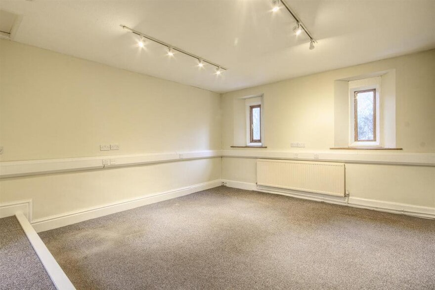 Waterhouses, Malham Tarn, Nr Skipton, Bd24 9pt, Settle to rent - Building Photo - Image 3 of 9