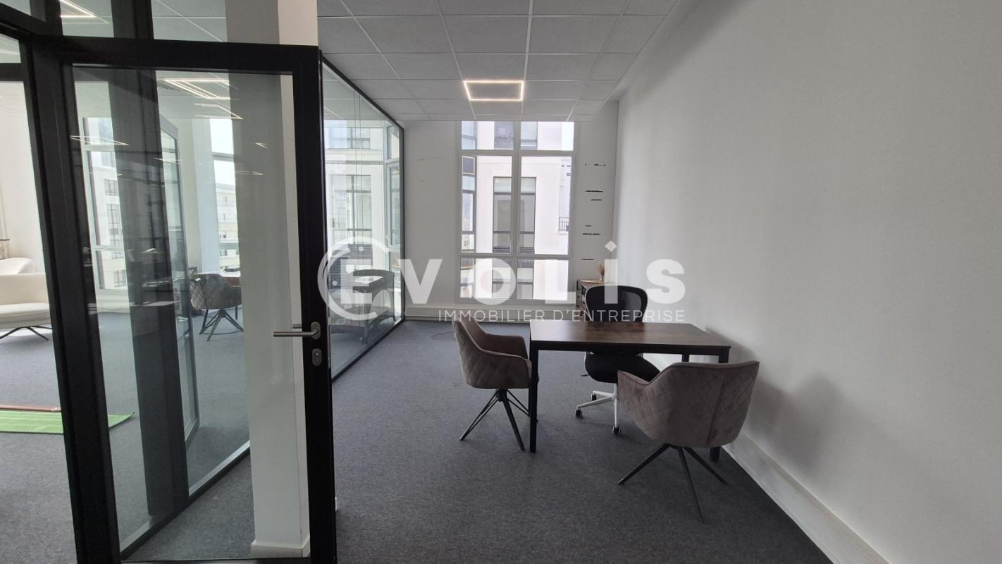 Office in Chessy to rent Building Photo- Image 1 of 6