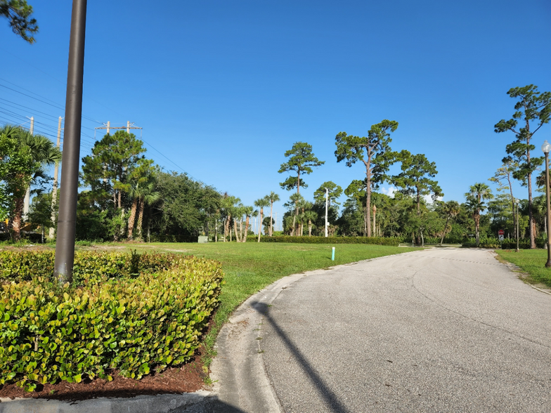 306 Professional Way, Wellington, FL for rent - Building Photo - Image 3 of 3