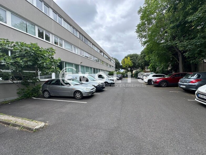 Office in Le Kremlin-Bicêtre to rent - Building Photo - Image 1 of 9