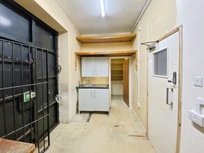 8-10 School Rd, Reading to rent Interior Photo- Image 2 of 5