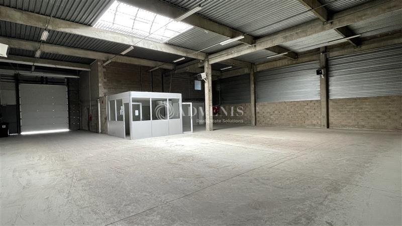 Light Industrial in Saint-Thibault-des-Vignes to rent - Building Photo - Image 2 of 7