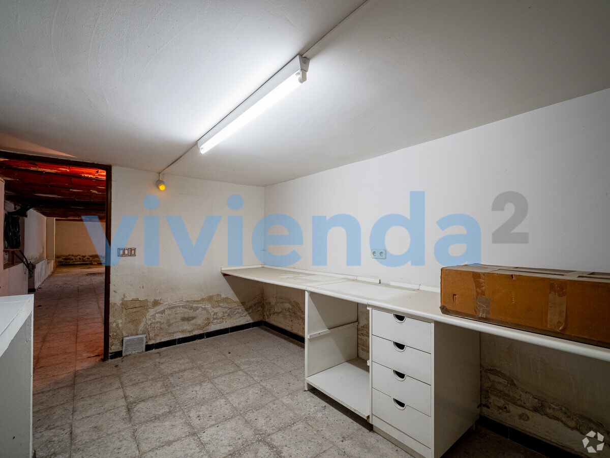 Madrid, MAD 28035 - Unit Puerta 01, Esc. 1 -  - Interior Photo - Image 1 of 12