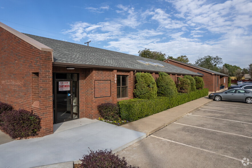 101-109 E Park Row, Arlington, TX for sale - Primary Photo - Image 1 of 1