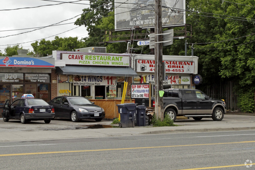 818 Sheppard Ave, Toronto, ON for sale - Primary Photo - Image 1 of 3