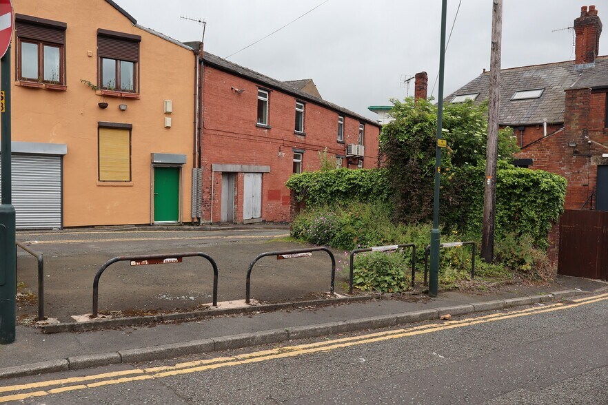 36 Bow St, Oldham for sale - Building Photo - Image 1 of 1