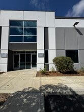 201 Rice Ave, Oxnard, CA to rent Interior Photo- Image 1 of 10