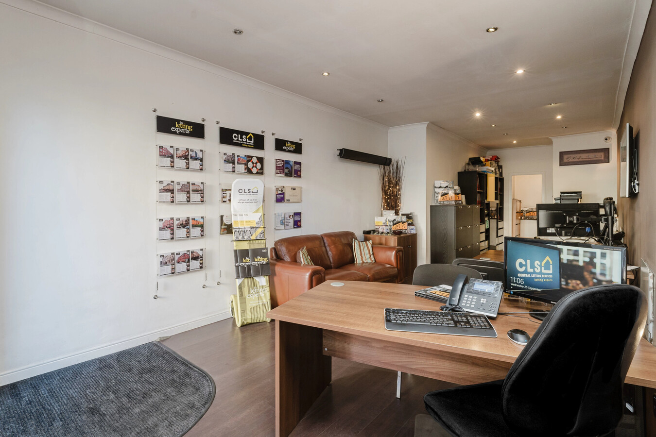 737 Pollokshaws Rd, Glasgow, LNS G41 2AA - Unit 737 -  - Interior Photo - Image 1 of 6