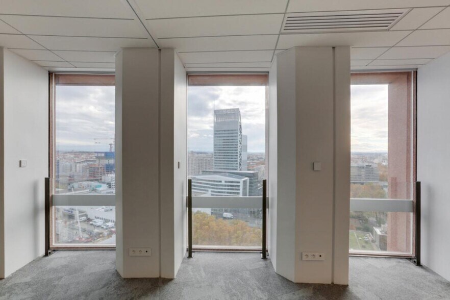 Office in Lyon to rent - Interior Photo - Image 3 of 12