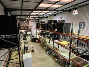 Light Industrial in Signes to rent Interior Photo- Image 2 of 7