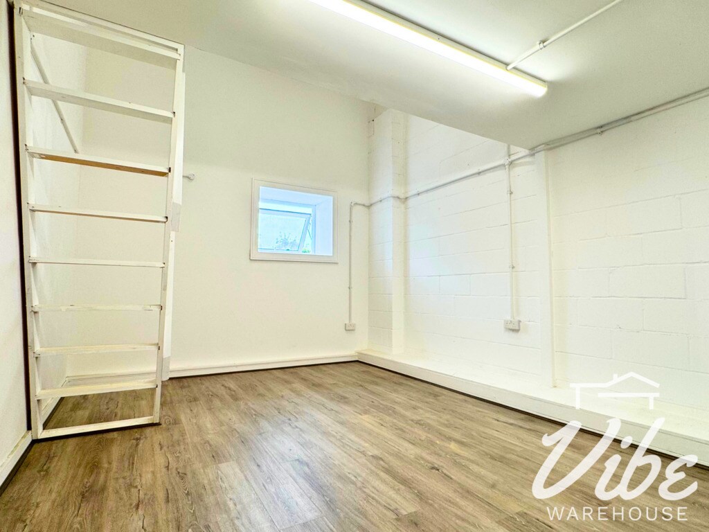 Grosvenor Way, London for sale Interior Photo- Image 1 of 1