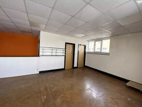 Carr Hl, Doncaster to rent Interior Photo- Image 2 of 4