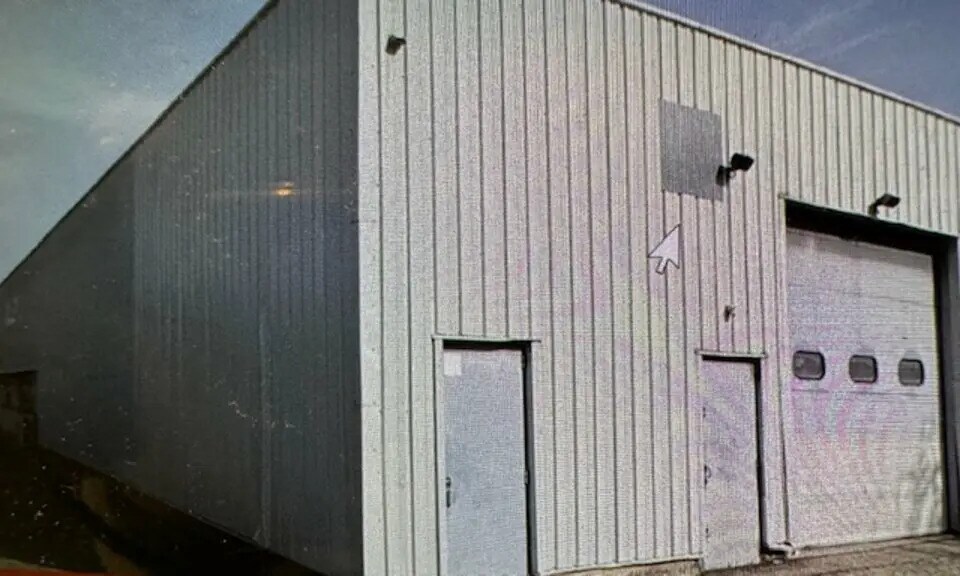 Light Industrial in Bron for sale Building Photo- Image 1 of 2