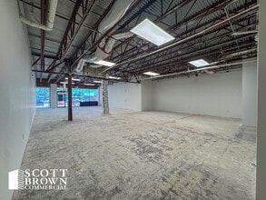 717 Stemmons Fwy, Denton, TX to rent Building Photo- Image 2 of 4