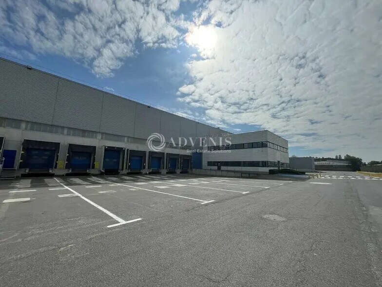 Industrial in Bonneuil-sur-Marne to rent - Building Photo - Image 1 of 12
