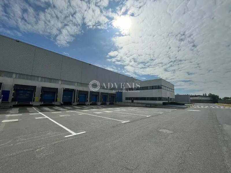 Industrial in Bonneuil-sur-Marne to rent Building Photo- Image 1 of 13