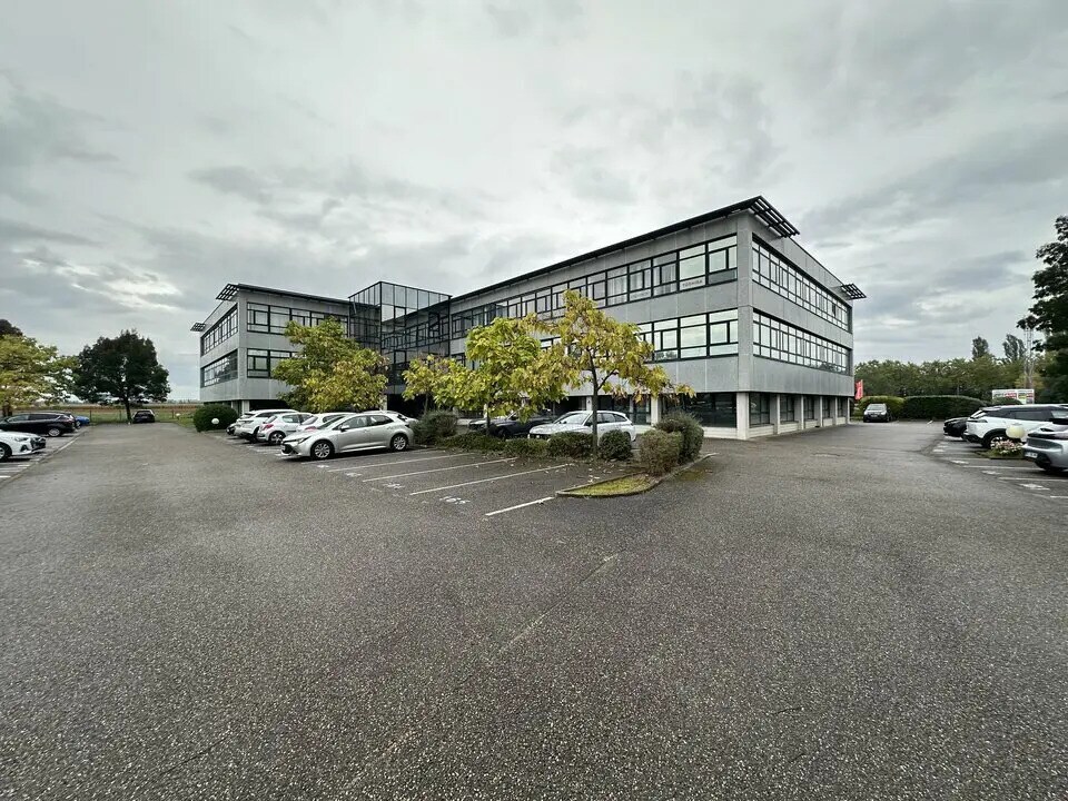 Location Bureaux 203 m² - Photo 1