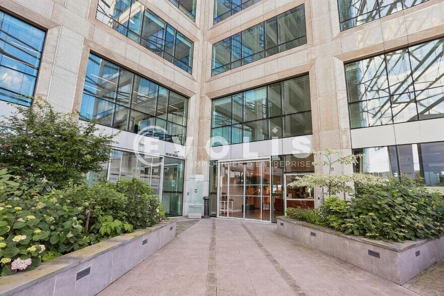 29 Boulevard Romain Rolland, Montrouge to rent - Building Photo - Image 2 of 23