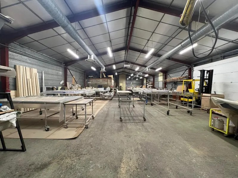 Vente Local d'activités 676 m² - Photo 1