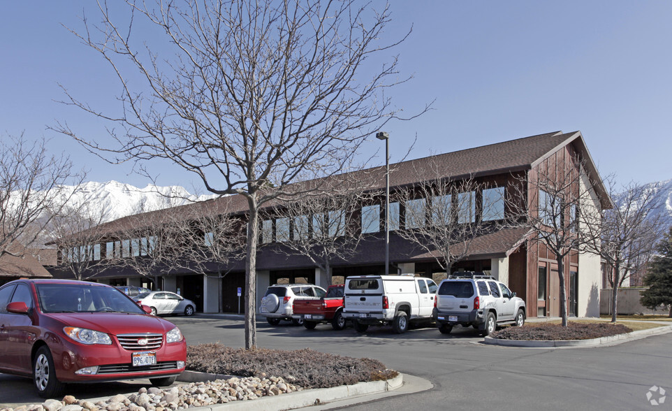 240-254 W Center, Orem, UT for rent - Primary Photo - Image 1 of 3