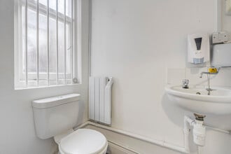 51 South St, Chichester to rent Interior Photo- Image 1 of 7