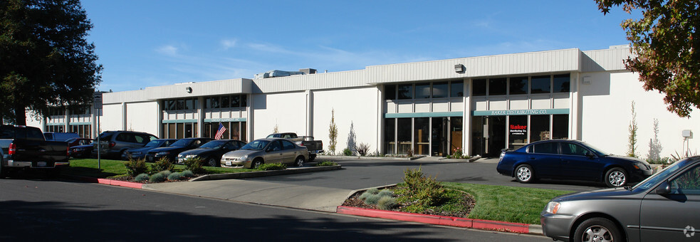 1420-1444 Royal Industrial Way, Concord, CA for rent - Building Photo - Image 3 of 4