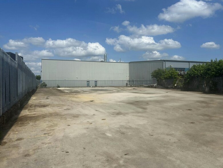 62 Holmethorpe Av, Redhill to rent - Other - Image 3 of 6