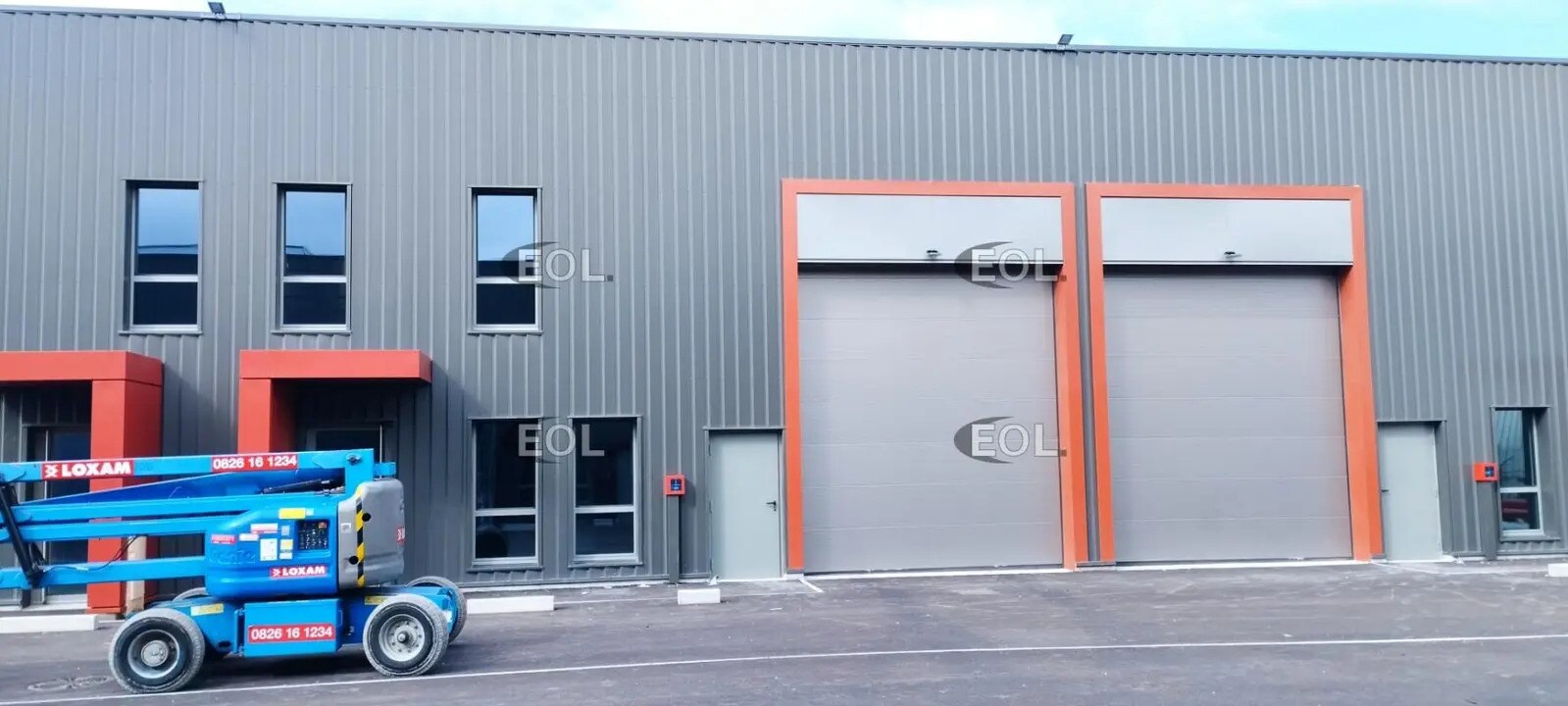 Light Industrial in Chassieu to rent Building Photo- Image 1 of 6