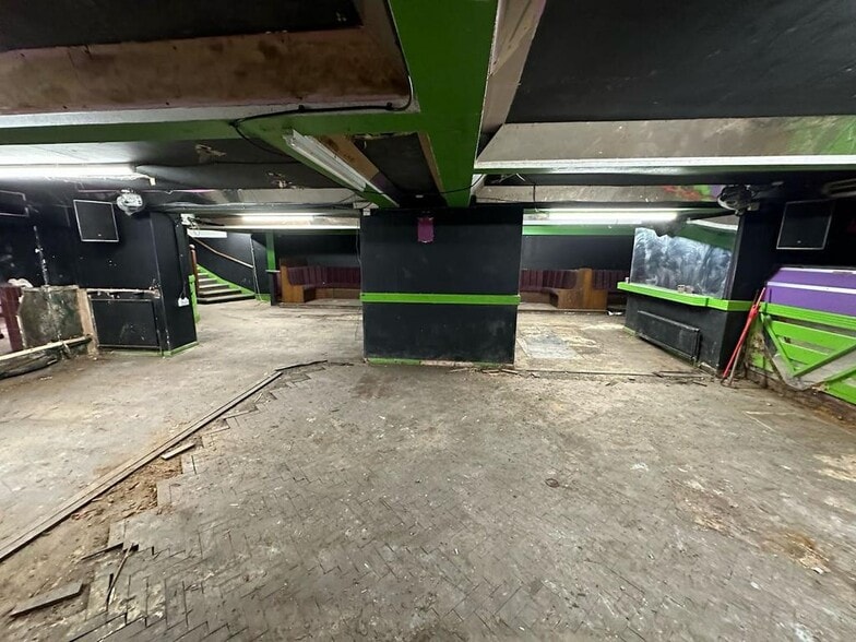 113-115 Seaside Rd, Eastbourne to rent - Building Photo - Image 2 of 25