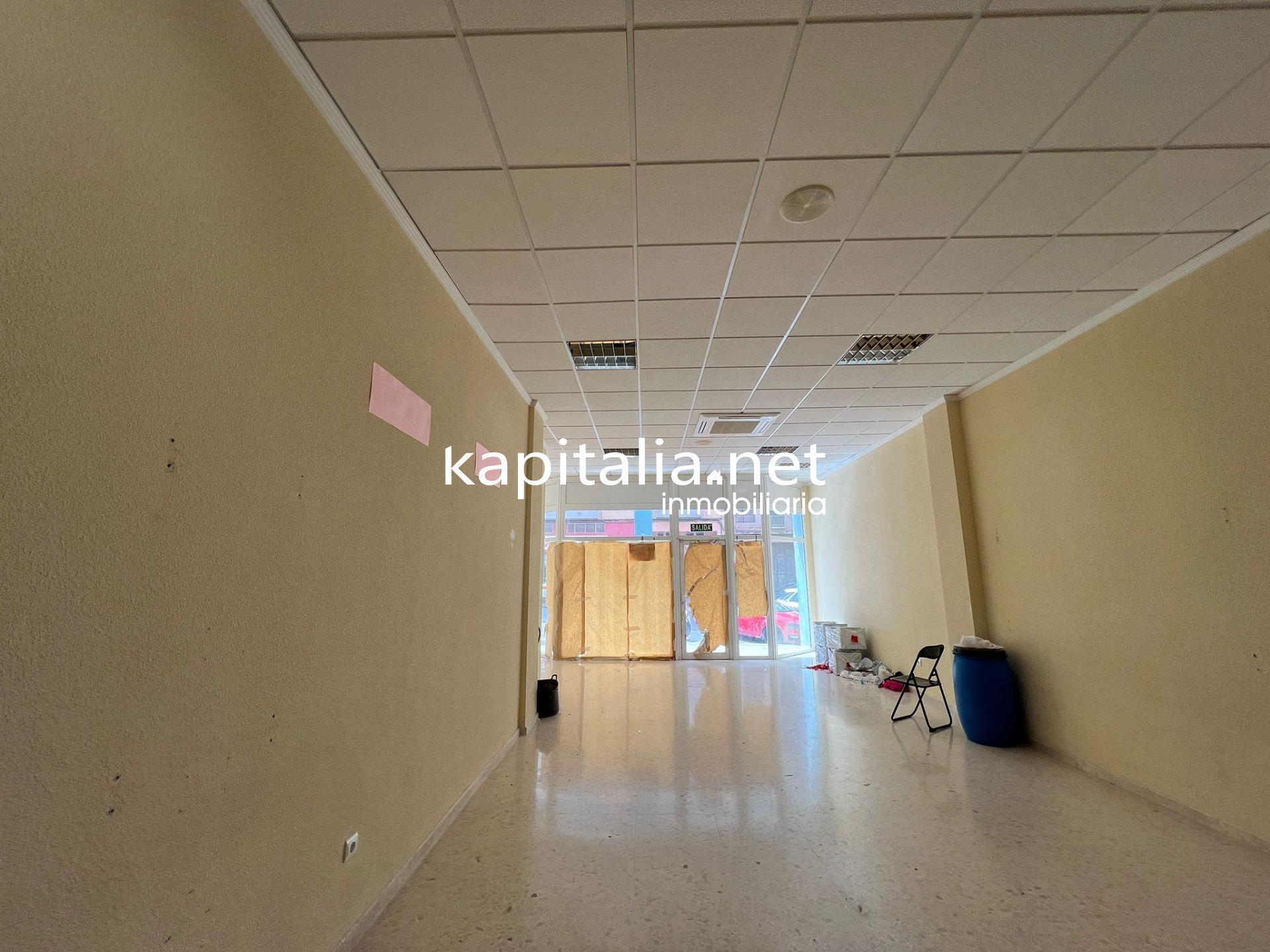 Retail in Ontinyent, Valencia to rent Interior Photo- Image 1 of 7
