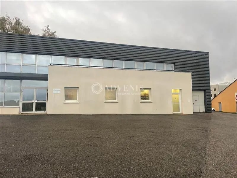 Location Bureaux 193 m² - Photo 1