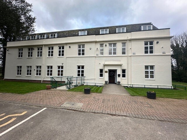 109 Eastham Village Rd, Wirral for sale Building Photo- Image 1 of 1