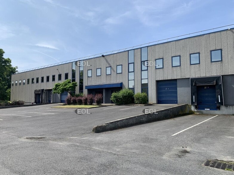 Industrial in Herblay-sur-Seine to rent - Building Photo - Image 1 of 5