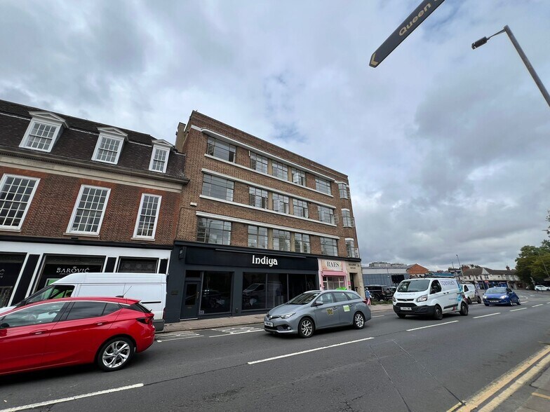 100 High St, Bedford to rent - Building Photo - Image 2 of 16