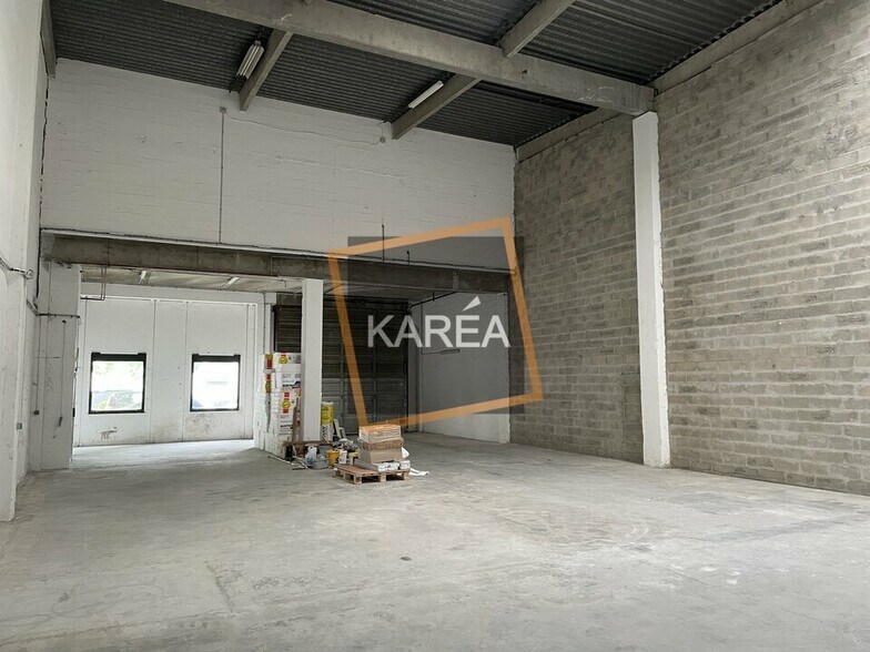 Light Industrial in Lognes to rent - Interior Photo - Image 2 of 5