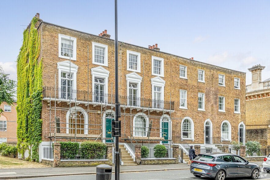 10-13 Heathfield Ter, London to rent - Primary Photo - Image 1 of 11