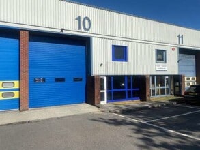 Fyfield Rd, Weyhill to rent Building Photo- Image 1 of 3