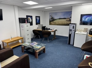 Trinity St, Dorchester to rent Interior Photo- Image 2 of 2