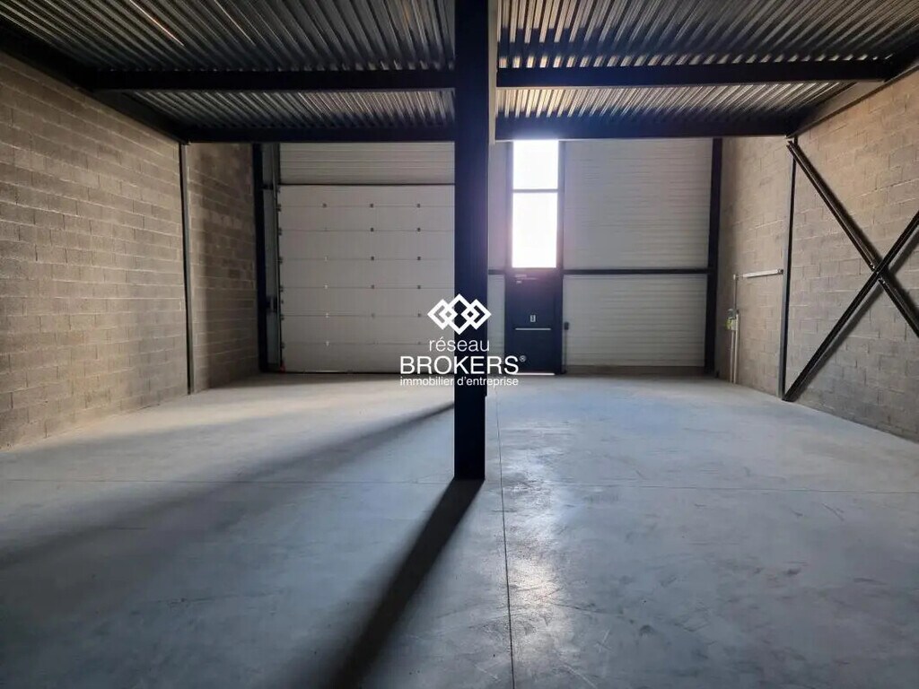 Vente Entrepôt 256 m² - Photo 1